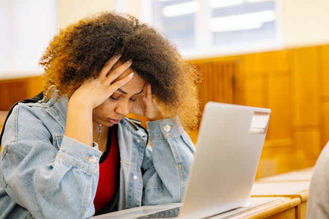 Ghostwriting in der BWL: Unterstützung für akademische Erfolge